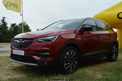 Grandland X Image
