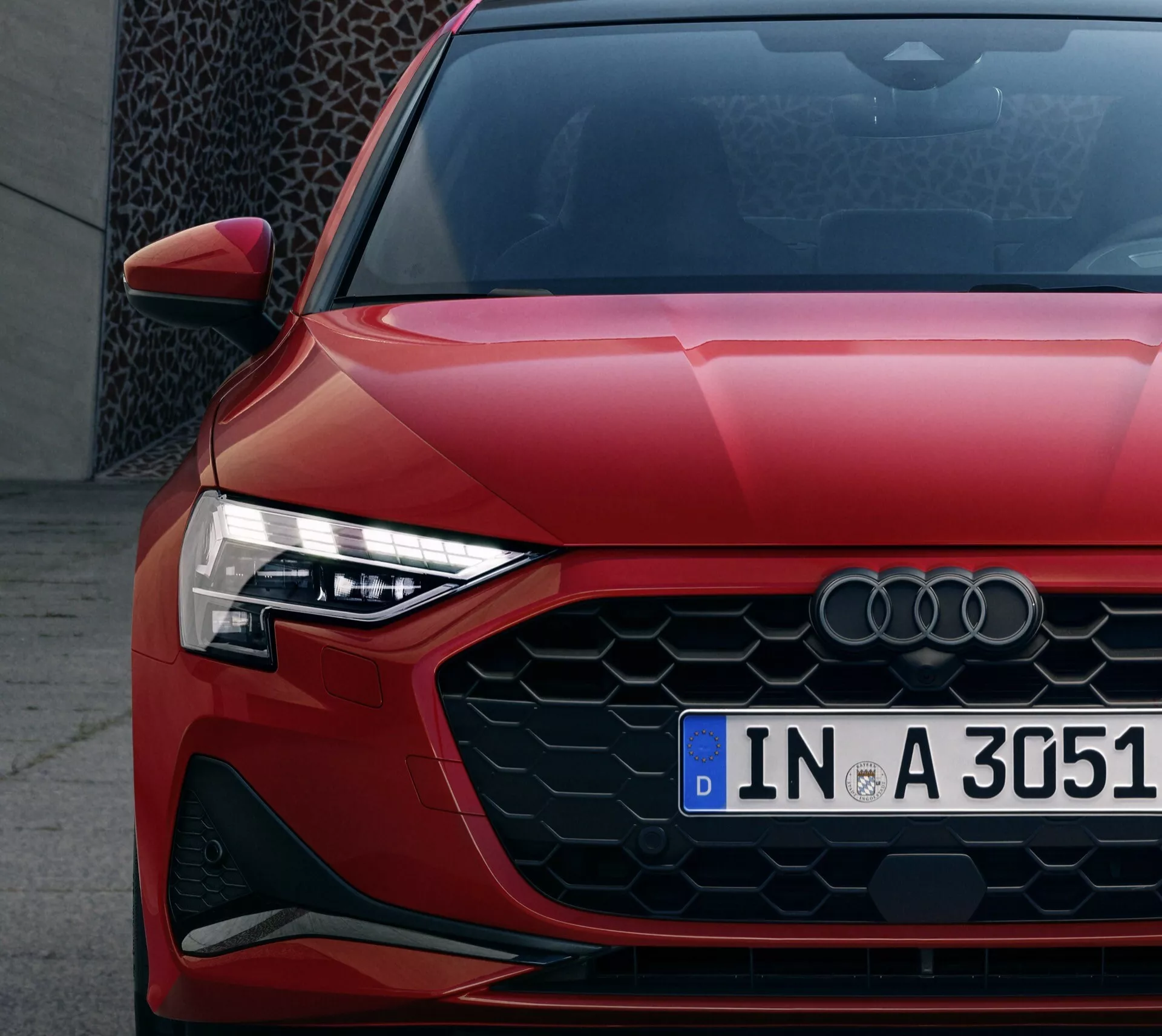 Model Audi A3 8Y Facelift 2024 z nowymi elementami eleganckiego designu, ulepszonymi reflektorami LED i zaktualizowaną technologią wnętrza