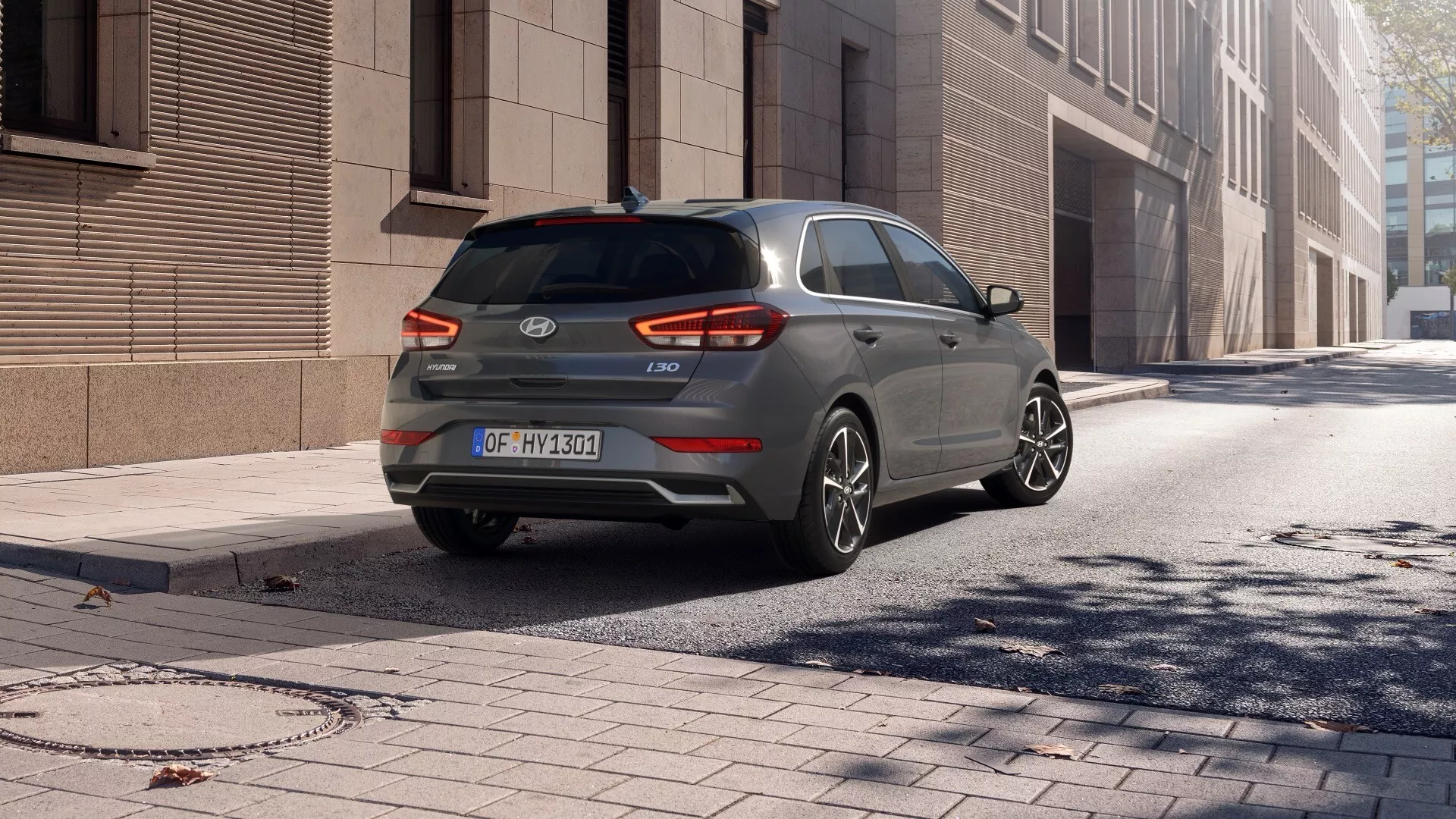 Hyundai i30 2024 Trzeciej Generacji Facelift - Elegancki nowoczesny design, zaawansowane reflektory LED, ulepszony przedni grill, stylowe felgi aluminiowe i aerodynamicznie zoptymalizowany kształt nadwozia