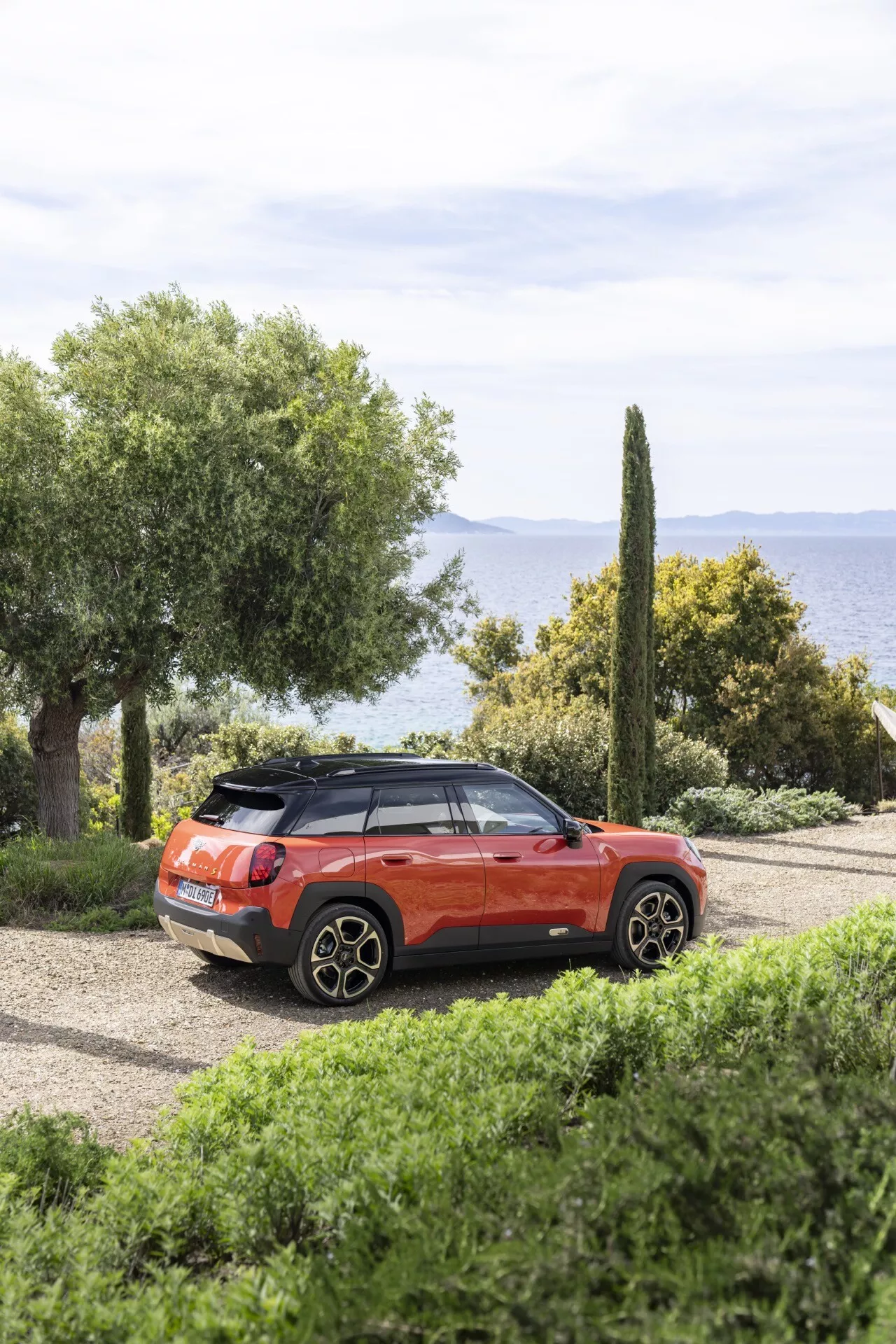 MINI Aceman 2024 (J05) prezentujący dynamiczny design i najnowocześniejszą technologię