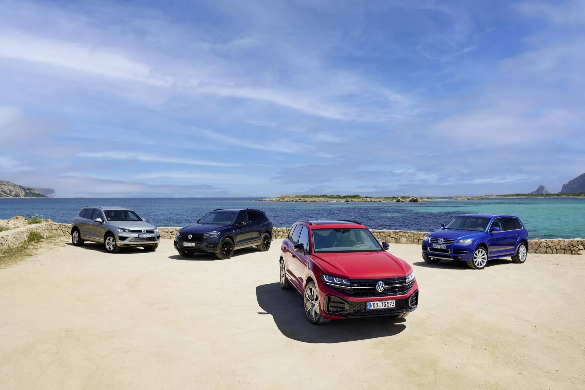 Model VW Touareg III Facelift 2023 prezentujący najnowsze udoskonalenia stylistyczne z zaawansowaną technologią oświetleniową i aerodynamicznym kształtem